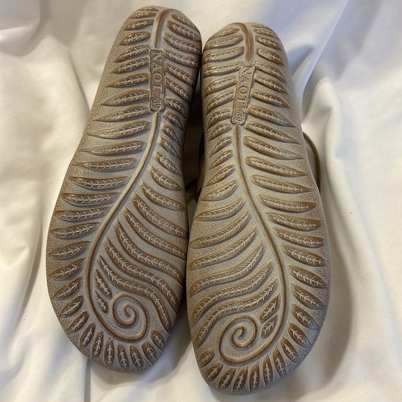 New Naot Kata Sandals - Picture 4 of 9